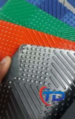 Thảm nhựa đinh sọc Thảm nhựa caro đinh sọc chống trơn