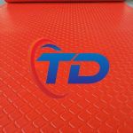 Thảm nhựa nút vuông Thảm nhựa trải sàn nhà xưởng chống trơn