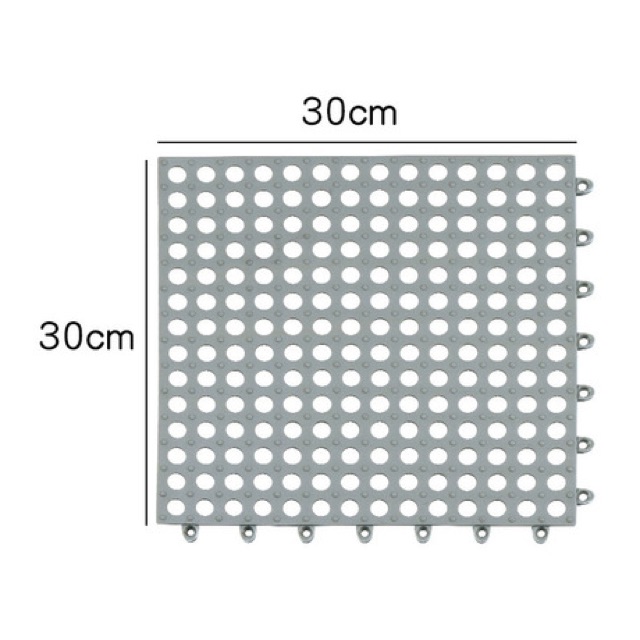 Thảm nhựa ghép 30*30cm có tính năng chống trơn, thoát nước rất hiệu quả.